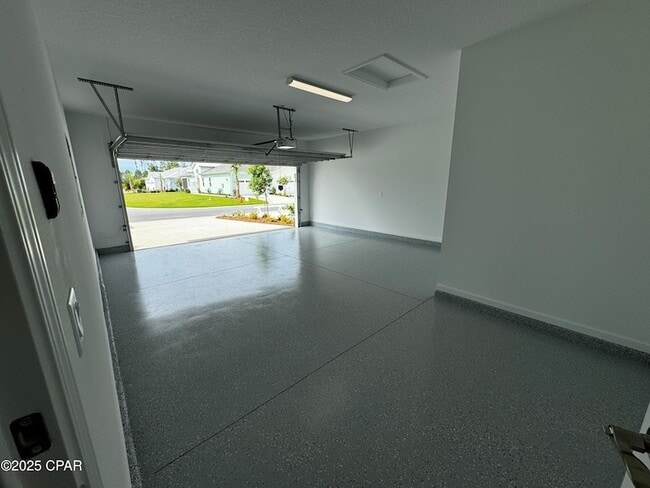 Building Photo - 9022 Parrot Pl