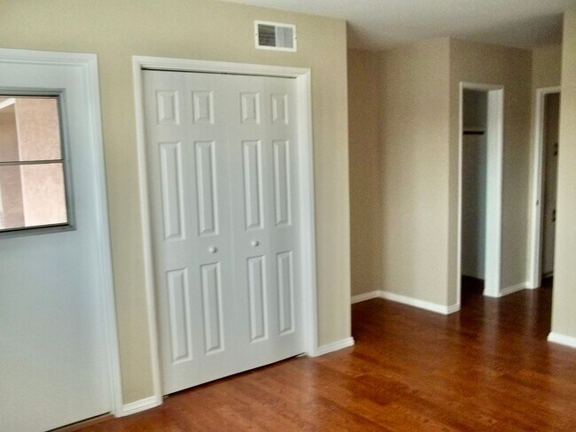 Building Photo - 4 Bedroom 3 bath Home In Rolando Village