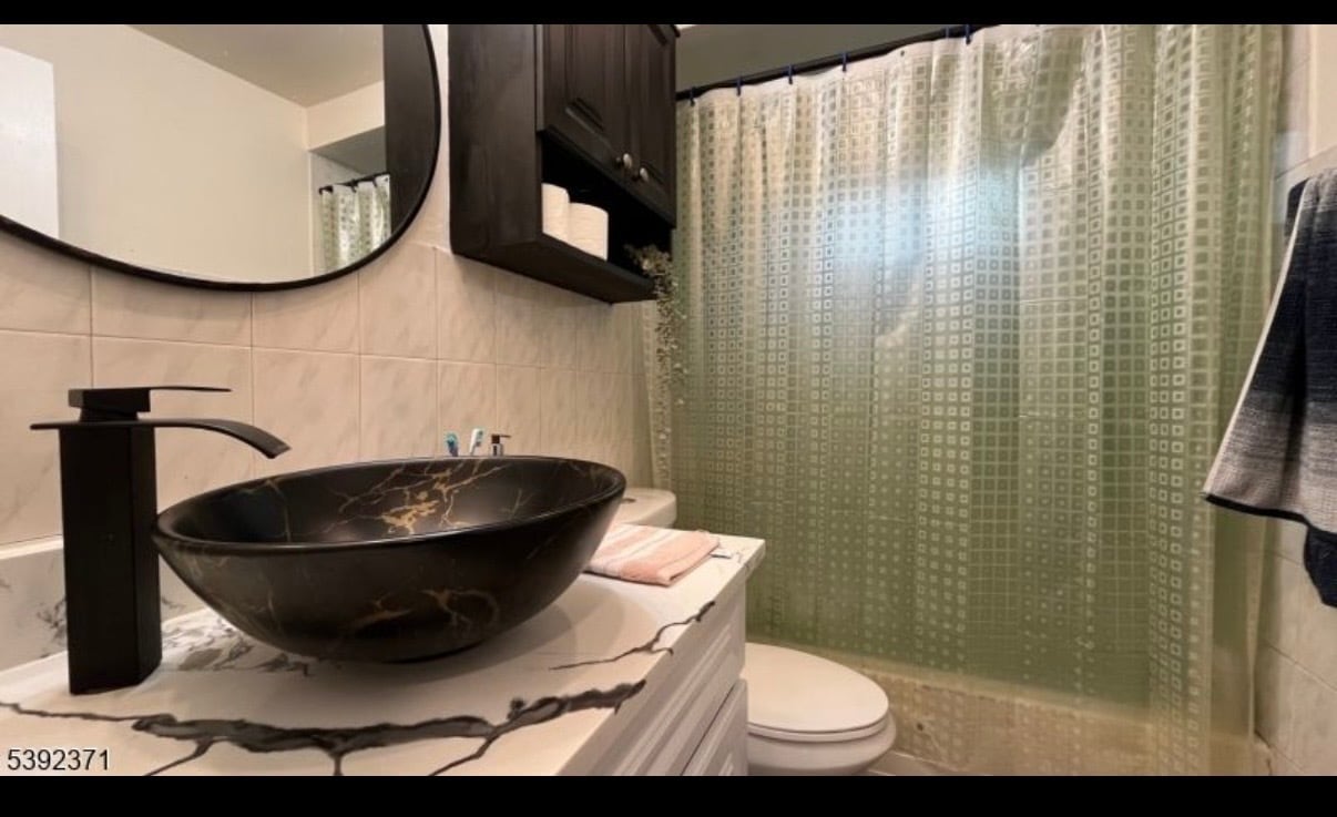 Building Photo - 2505 Girard Pl