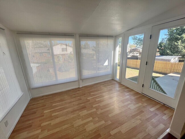 Building Photo - Spacious 3bed, 2.5 bath, Willow Park House in Aurora