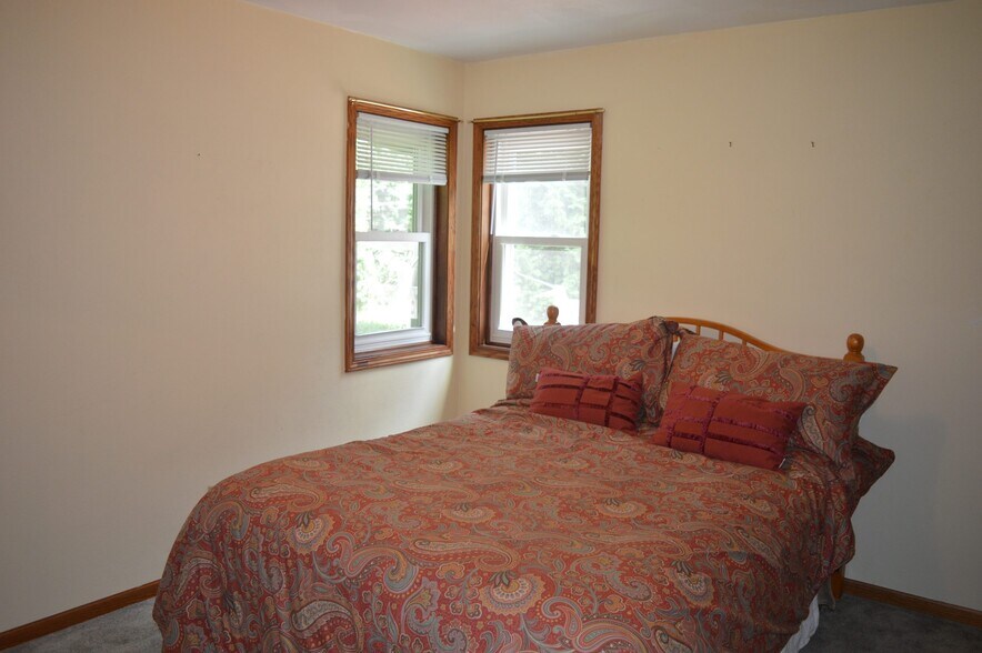 Building Photo - 7917 W Oakbrook Cir