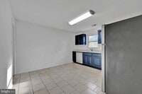 Building Photo - 811 Seagrove Rd