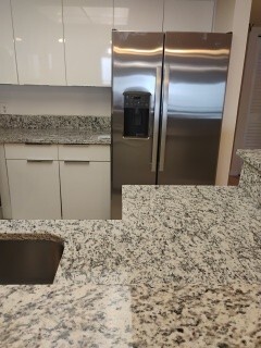 Building Photo - 6035 Sea Ranch Dr