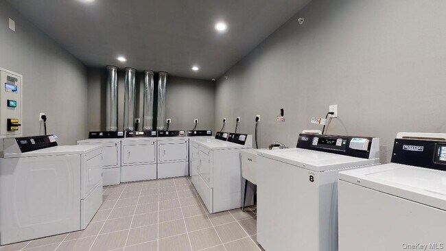 Building Photo - 138-28 Queens Blvd