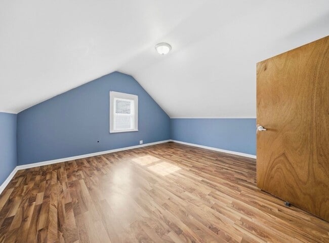 Building Photo - 604 N 8th Ave