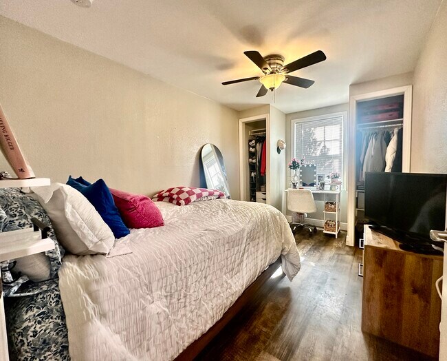 Building Photo - 2512 31st St