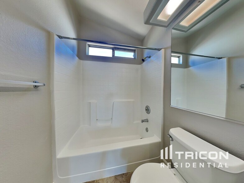 Building Photo - 4149 Shandwick Dr