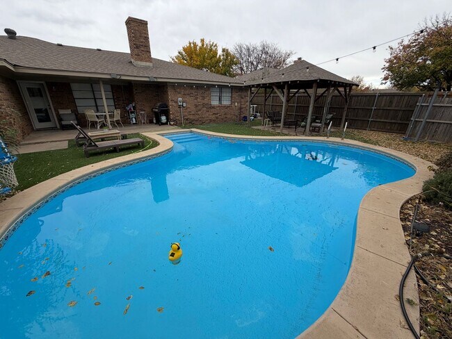 Building Photo - 6008 Yale St