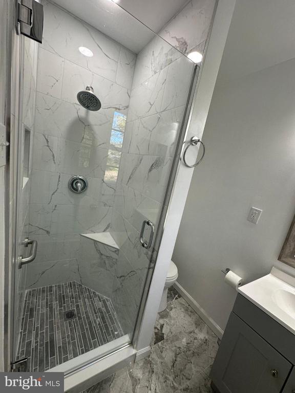 Building Photo - 44075 Louisdale Rd