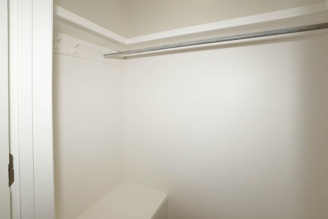 Building Photo - Beautiful 4 bedroom rental in Puckett West!