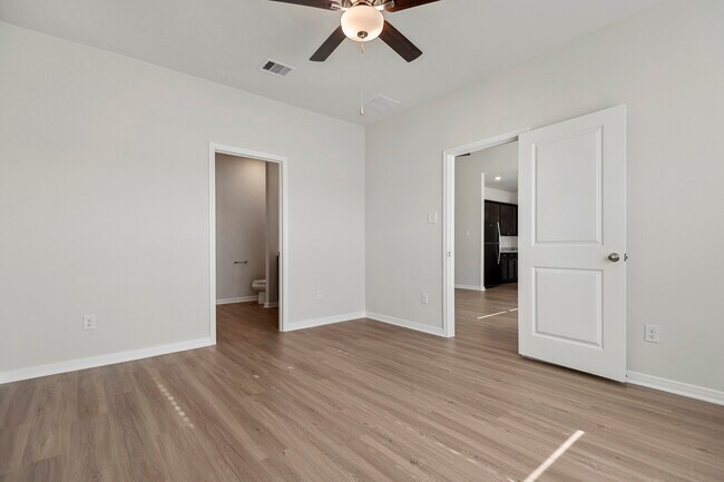 Building Photo - 452 Beechwood Hacienda Dr