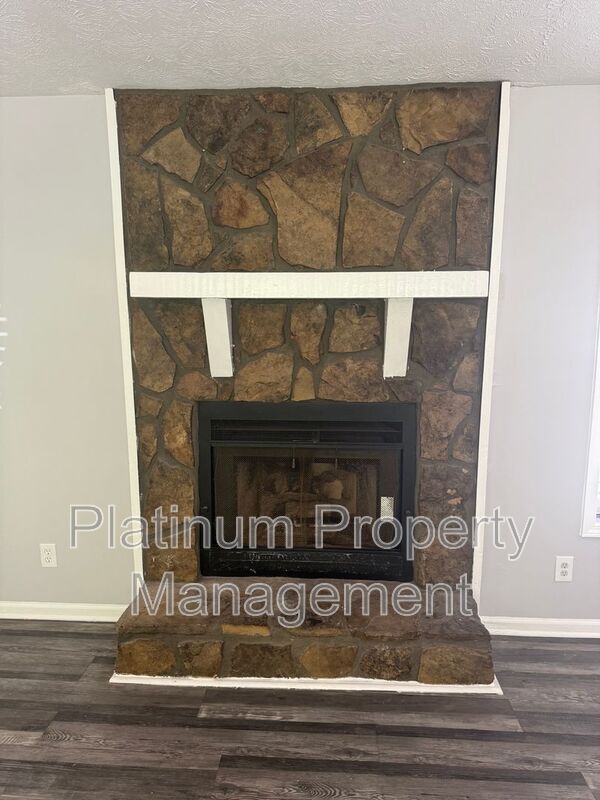 Building Photo - 4798 Rock Island Ln NW