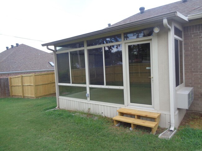 Building Photo - 5059 Silver Oak Dr