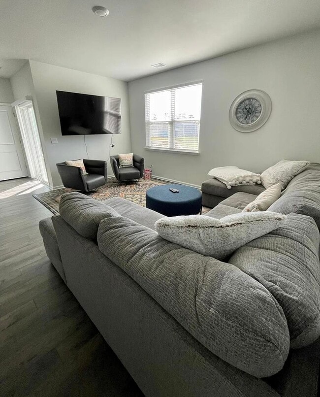 Building Photo - 2156 Ainsley Dr