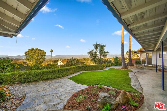 Building Photo - 15451 Longbow Dr