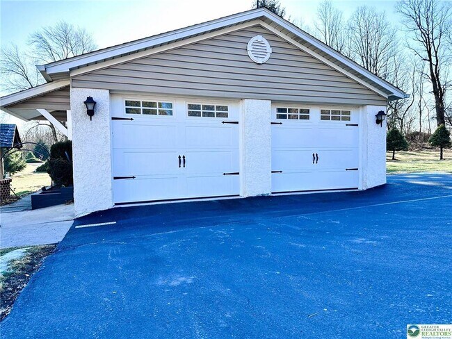 Building Photo - 3450 W Columbia St