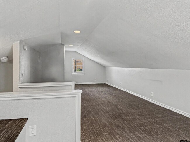 Building Photo - 12220 County Rd 1139