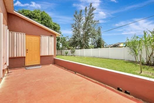 Building Photo - 1530 SW Escobar Ln