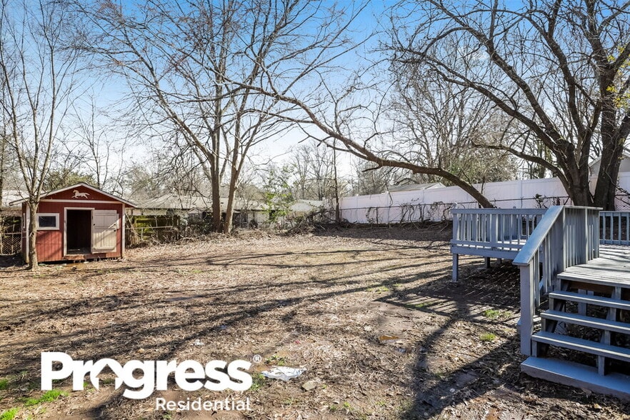 Building Photo - 3276 Elm St