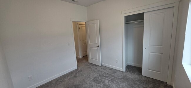 Building Photo - Rockwell Townhome in American Fork - For Rent - 3 Bedroom 2.5 Bath - Pool & Clubhouse