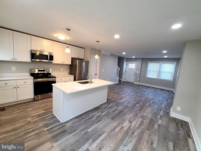 Building Photo - 4715 Dartford Ave