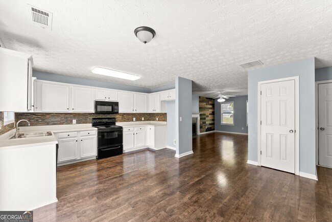 Building Photo - 104 Jameston Dr