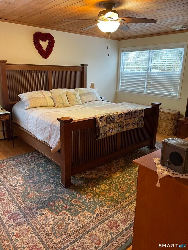 Building Photo - 51 W Lake Ave