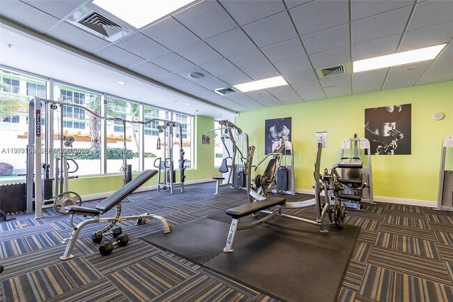 Building Photo - 1750 N Bayshore Dr