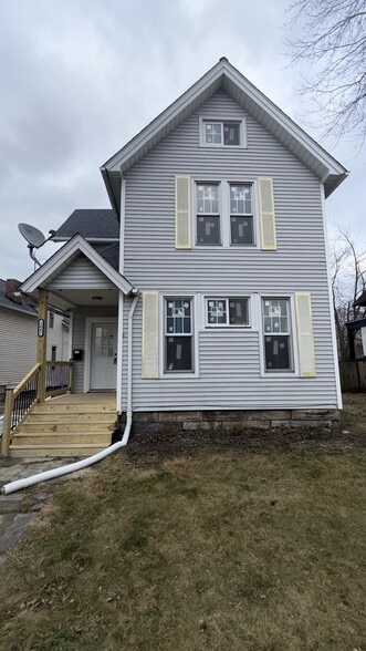 Building Photo - 1447 W 101st St