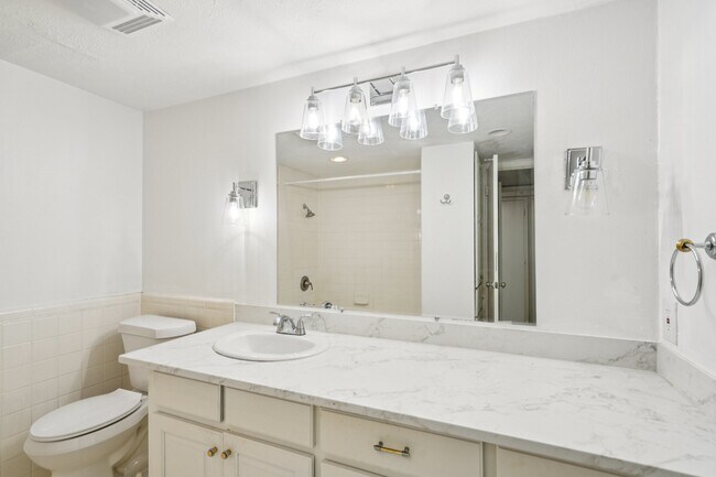 Building Photo - 4016 Willow Ridge Dr