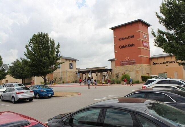 Building Photo - 131 Furlong Dr