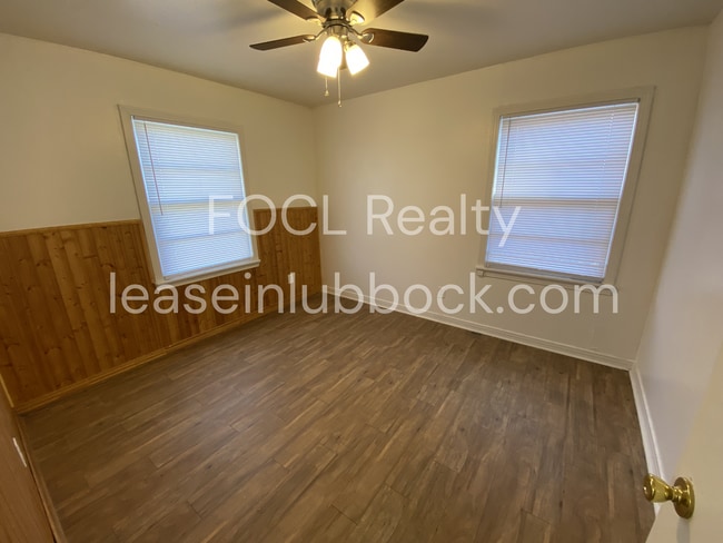 Building Photo - 3 bedroom, 1 bath in Medical District
