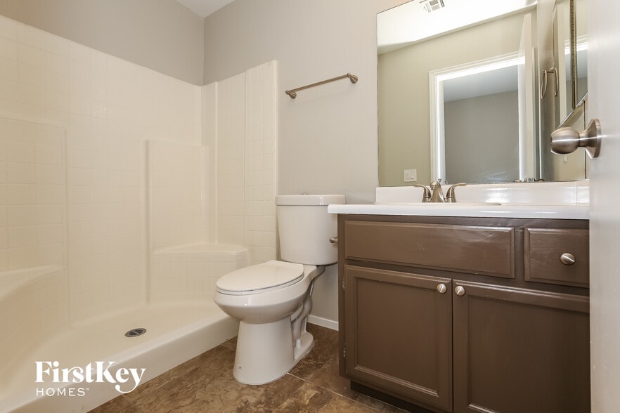 Building Photo - 5100 Chambliss Dr