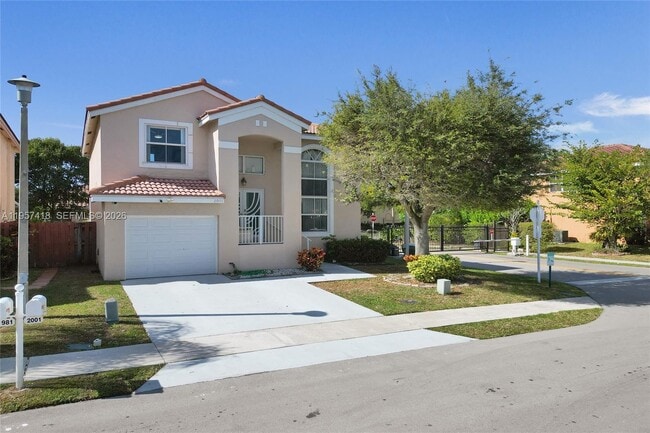 Building Photo - 2001 Barcelona Terrace