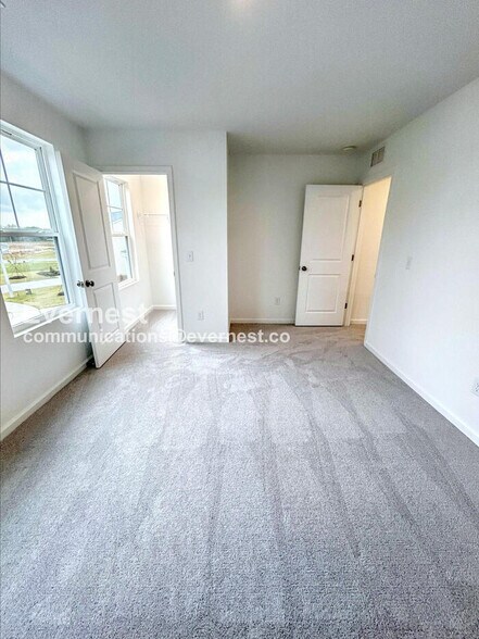 Building Photo - 44 Regal Gdns Ct