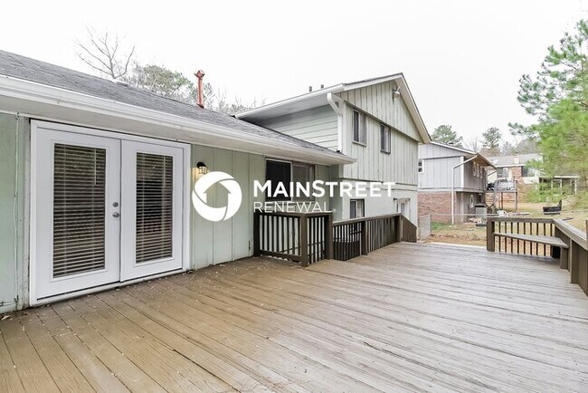 Building Photo - 3 Bedroom Pet-Friendly Home in Stone Mountain, GA with Main Street Renewal