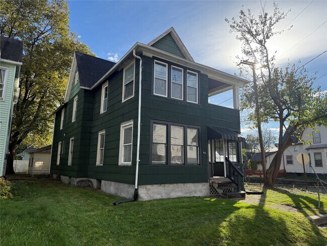 Building Photo - 66 Endicott Ave