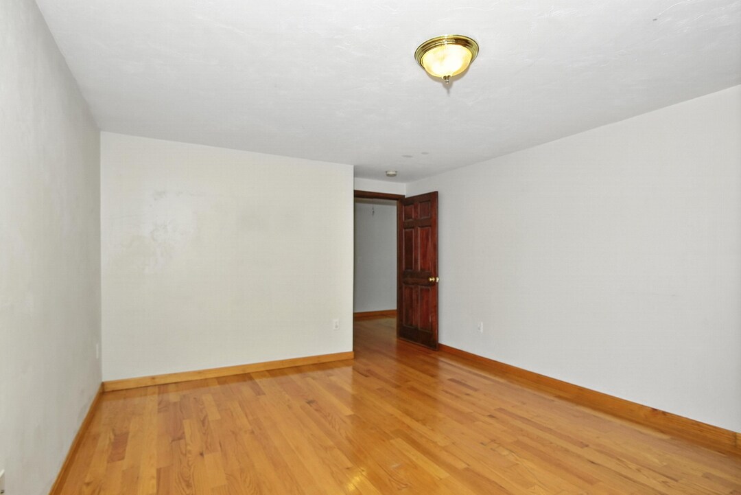 Building Photo - 12 Fenton St