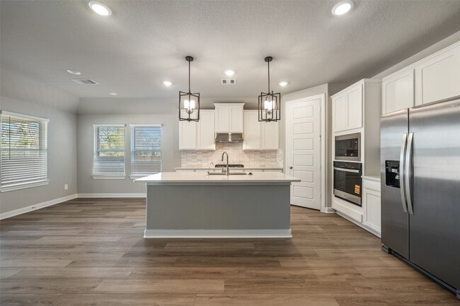 Building Photo - 17716 Ml Mnr Dr