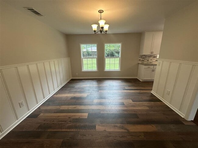 Building Photo - 2533 Chelsea Dr