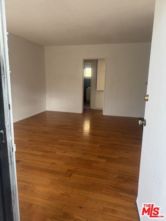 Building Photo - 4106 Rosewood Ave