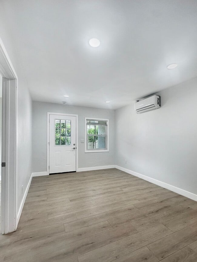 Building Photo - 1 Bedroom 1 Bathroom in North Park