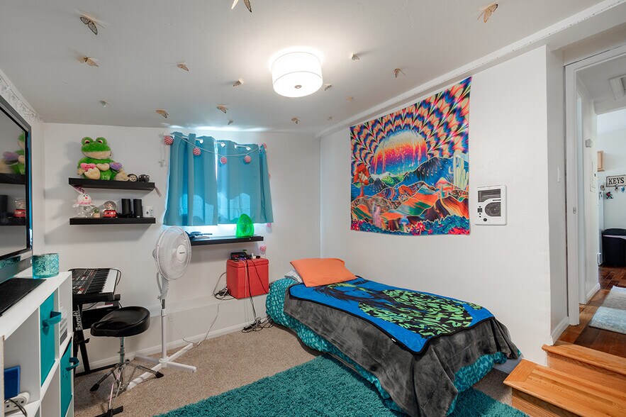 Building Photo - 4979 Randlett Dr