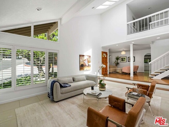 Building Photo - 2898 Woodwardia Dr