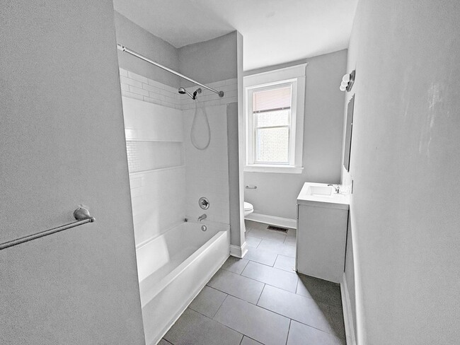 Building Photo - 3425 Carolina Ave