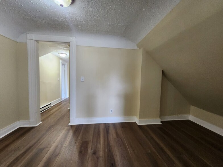 Building Photo - 170 Sherman Ave