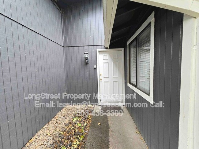 Building Photo - 2711 Newton St