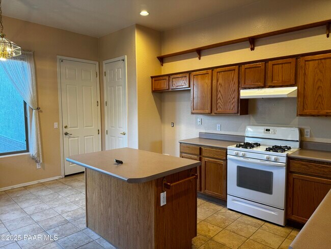 Building Photo - 5320 N Bremont Way