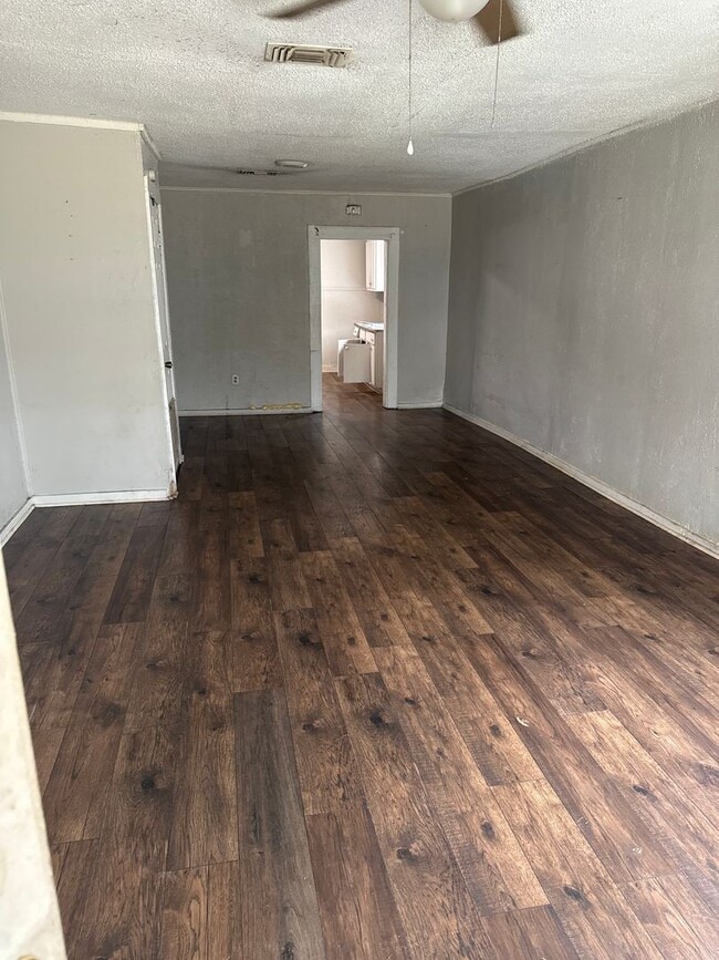 Building Photo - 1828 Scott-