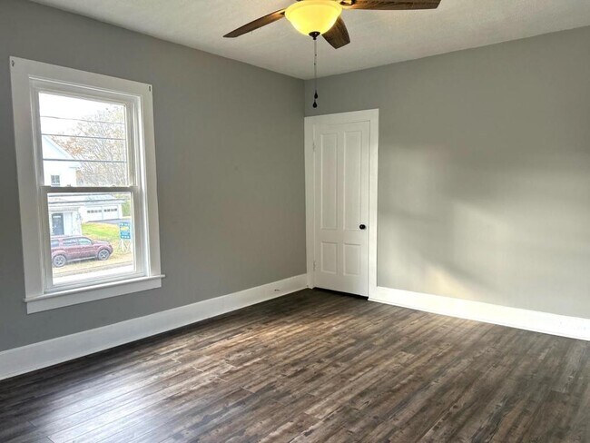 Building Photo - 636 Lisbon St